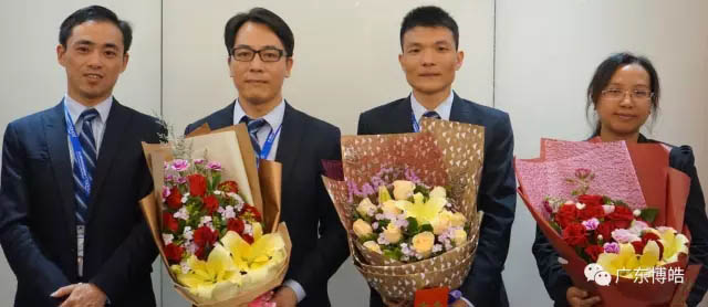 銷(xiāo)售冠軍賴(lài)建明、銷(xiāo)售亞軍郭家偉、銷(xiāo)售季軍賴(lài)紹英